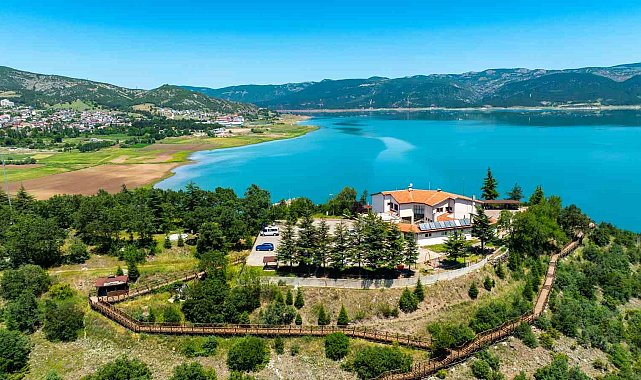Yeşilin maviyle buluştuğu Tufantepe, doğa severleri mest ediyor