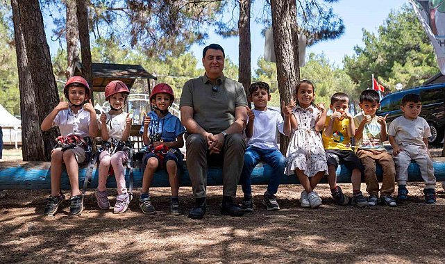 Yılmaz, yetim çocuklar ve anneleriyle buluştu