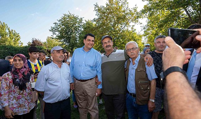 Yılmaz'dan aşure ve dondurma ikramı