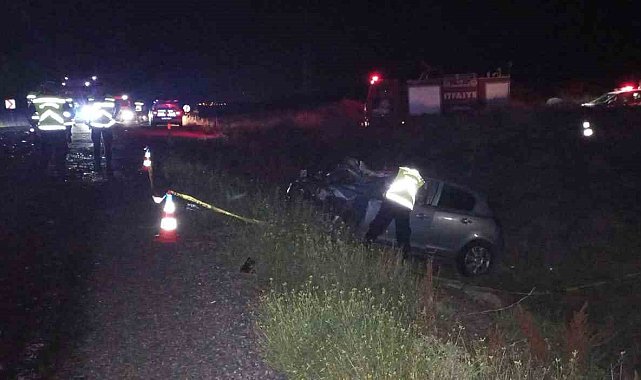 Yolcu otobüsüyle otomobil çarpıştı: 1 ölü, 4 yaralı