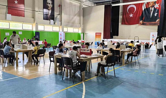 Yüksekova'da 75 öğrenci deneyap sınavına katıldı