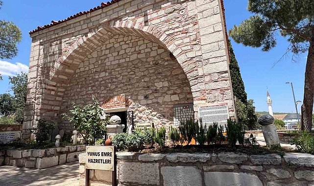 Yunus Emre türbesinin Kula'da olduğunun kanıtlarını sıraladı