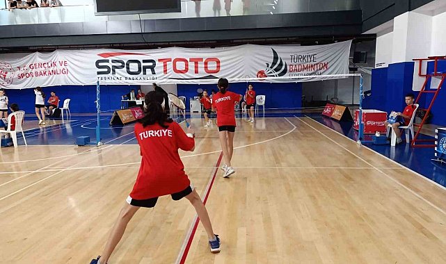 Yunusemreli badmintoncular Youth Open 2024'te Manisa'nın gururu oldu