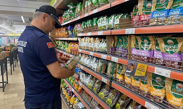 Zabıta ekipleri zincir marketleri denetledi