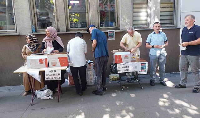 Zonguldak halkına aşure ikram ettiler