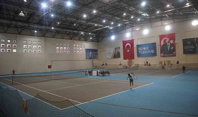 12 Yaş Türkiye Serisi 5. Yaz Kupası Afyonkarahisar'da devam ediyor