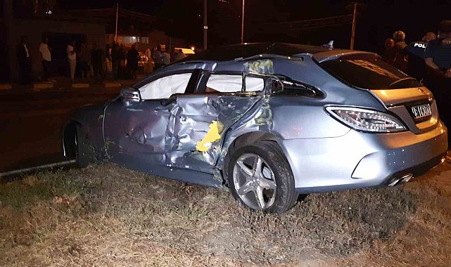 1'i ağır 5 kişinin yaralandığı kaza kamerada