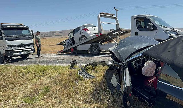 3 aracın karıştığı kazada 1 kişi öldü, 4 kişi yaralandı