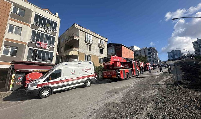 3 katlı binada yangın paniği