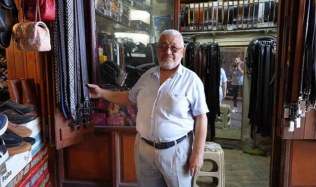 3 metrekarelik dükkanından dünyaya açılıyor