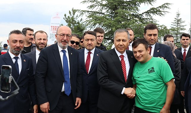 30 Ağustos Zafer Bayramı, Atatürk'ün Büyük Taarruz'u yönettiği Zafertepe'de coşkuyla kutlandı