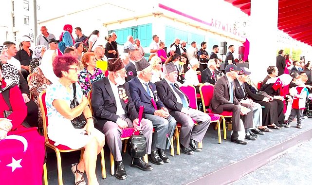 30 Ağustos Zafer Bayramı coşkusu Vatan Caddesi'nde yaşandı