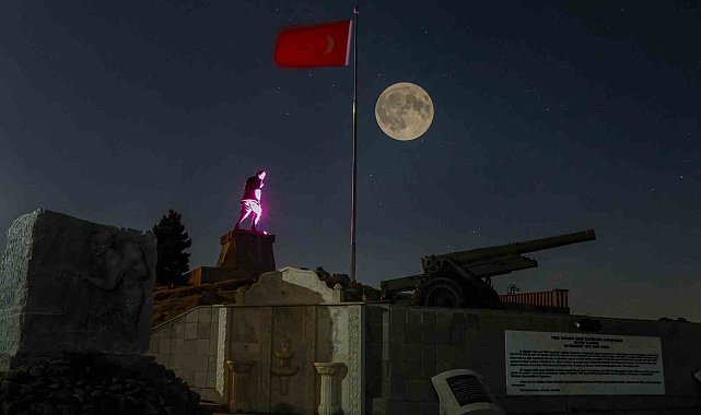 'Mavi Ay' Kocatepe'yi bir başka aydınlattı