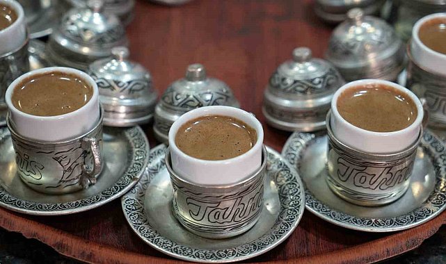 400 yıllık tarihi mekanda tarihi lezzet: Menengiç kahvesi