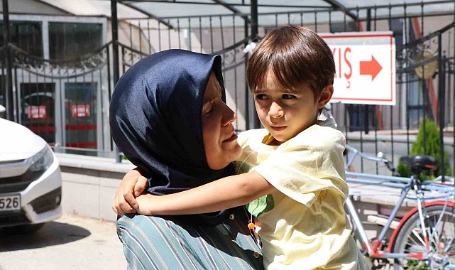 54 yaşındaki kadın emekli polis komşusu tarafından sopayla dövüldüğünü iddia etti