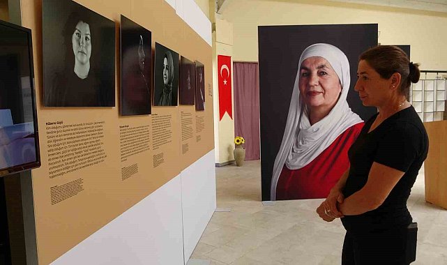 60 yıl önce Hollanda'ya göç eden Türk kadınlarının fotoğraf sergisi duygu dolu anlara sahne oldu
