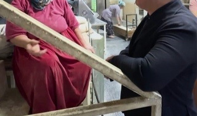70 yaşındaki kadın gece saat 03.00&#039;da işyerine giderek günde bin tandır ekmeği üretiyor