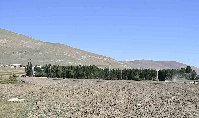 82 dekar mera alanında tohum ekimi yapılarak suni mera oluşturuldu