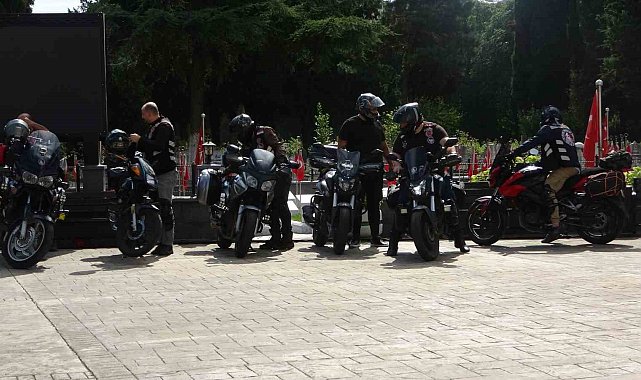 900 kilometrelik yolculuk sonunda Şehit Ferhat Gedik'i mezarı başında anacaklar