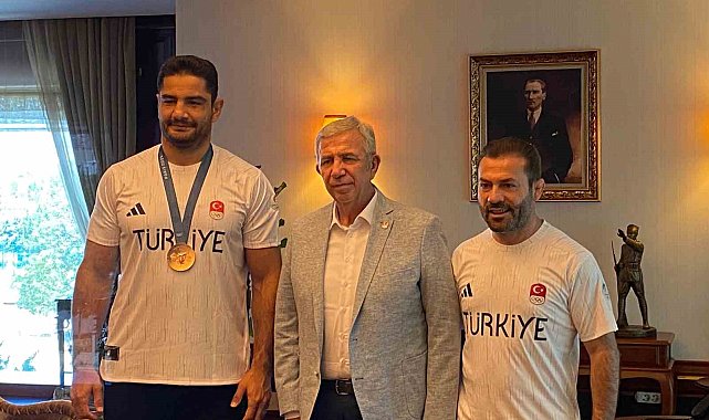 ABB Başkanı Mansur Yavaş, milli güreşçi Taha Akgül ile bir araya geldi
