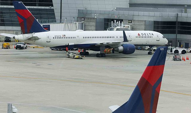 ABD'de havaalanında uçak lastiği değişim sırasında patladı: 2 ölü, 1 yaralı