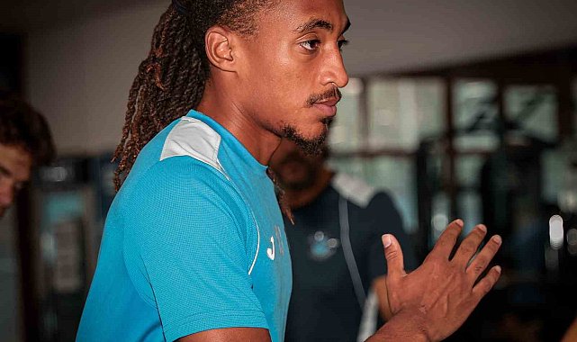 Adana Demirspor, Kasımpaşa maçı hazırlıklarını salonda sürdürdü