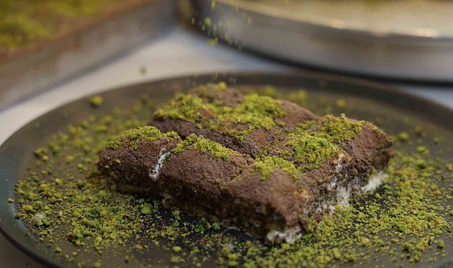 Adana sıcağı 'Soğuk baklava'ya talebi arttırdı