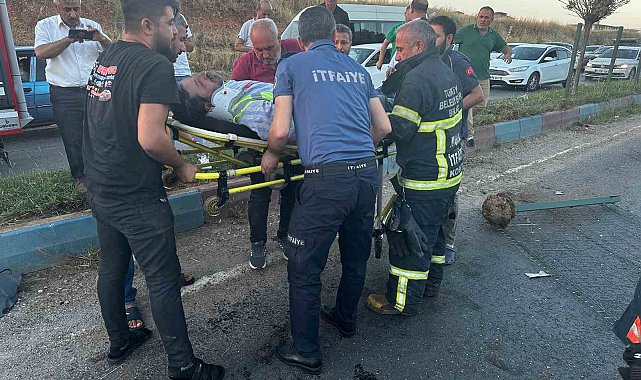 Adıyaman'da 2 otomobil çarpıştı: 2 Yaralı