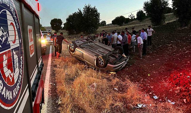 Adıyaman'da kontrolden çıkan otomobil tarlaya uçtu: 3 yaralı