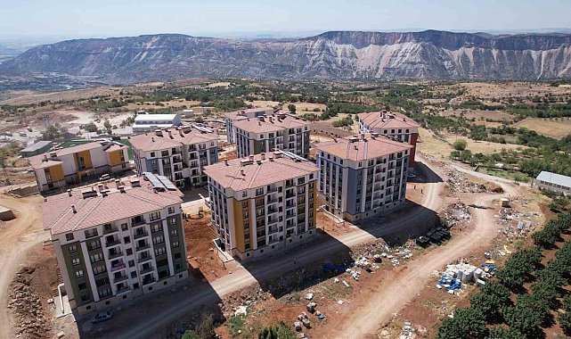 Adıyaman'ın Tut İlçesinde depremzedeler konutlara yerleşiyor