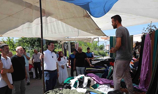 Akyazı kumaş ve antika pazarına yoğun ilgi