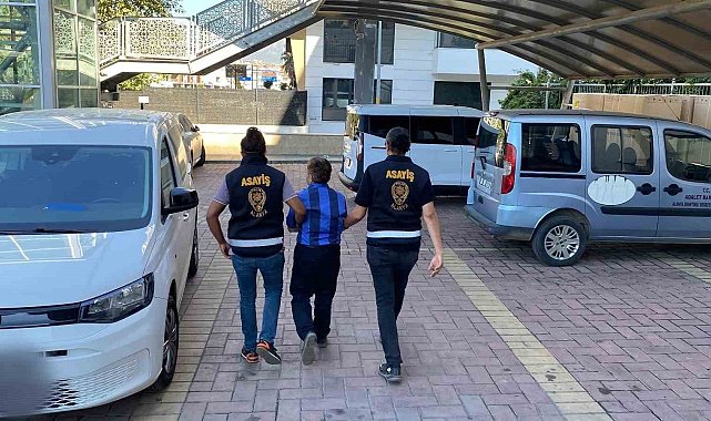 Alanya'da kesinleşmiş hapis cezasıyla aranan 2 firari yakalandı