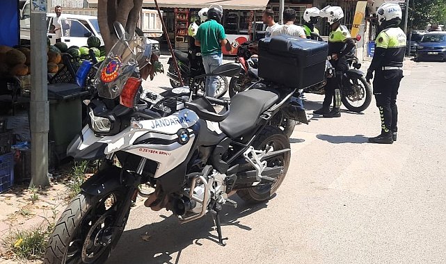 Alanya'da kurallara uymayan motosiklet sürücülerine ceza kesildi