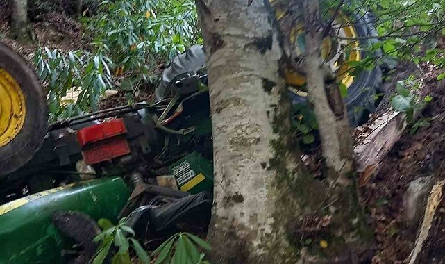 Alaplı'da traktör kazası, sürücü ağır yaralı