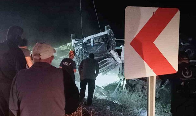 Amasya'da tır devrildi: 1 ölü, 1 yaralı