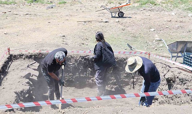 Anavarza Antik Kenti'nde Anadolu ve Türkiye'deki en erken tarihli caminin kalıntılarına ulaşıldı