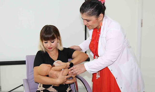 Anne adayları yaşanabilecek sorunlara uzmanlar eşliğinde hazırlanıyor