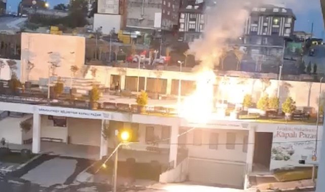 Arnavutköy'de elektrik telleri havai fişek gibi patladı, o anlar kamerada