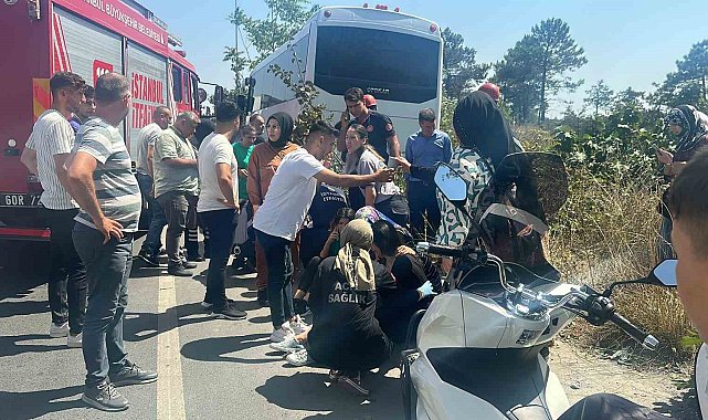 Arnavutköy'de şehir hastanesi personellerini taşıyan servis kazaya karıştı: 5 işçi yaralı