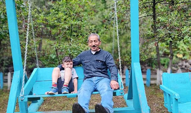 Aşur Taş&#039;ın Alapınar Mahallesindeki bahçesi görenleri büyülüyor