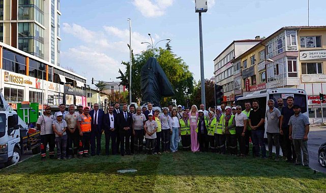 Atatürk heykeli ve refüj düzenlemesiyle Bilecik'in vitrini güzelleşti
