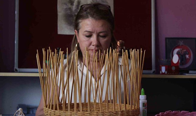 Atık kağıtlar ekmek kapıları oldu