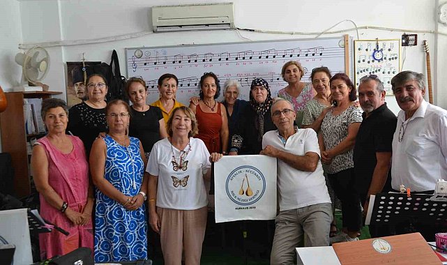 Ayvalık-Küçükköy Halk Müziği Derneği'nde Başkan Baltacı'ya güvenoyu