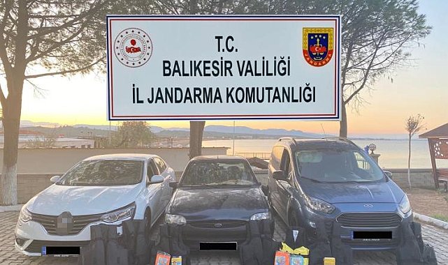 Ayvalık'ta 22 göçmen, 3 organizatör jandarmadan kaçamadı