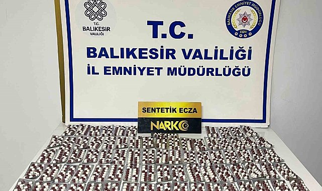 Ayvalık'ta narkotik polisi uyuşturucu hap satıcısını kıskıvrak yakaladı