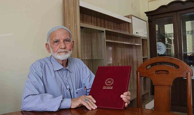 Azmetti 75 yaşında hafız oldu