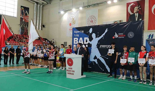 Badminton Süper Lig Müsabakaları Kayseri'de devam ediyor