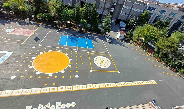 Bağcılar'daki okul bahçeleri renklendi