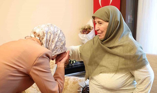 Bakan Göktaş, Şehit Tuğgeneral Sezgin Erdoğan'ın ailesini ziyaret etti