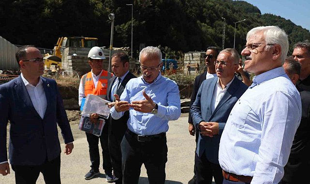 Bakan Uraloğlu 19 Eylül'ü işaret etti: "Tünelin 67 metrelik çelik yapı imalatında 27 metre ilerleme sağladık"